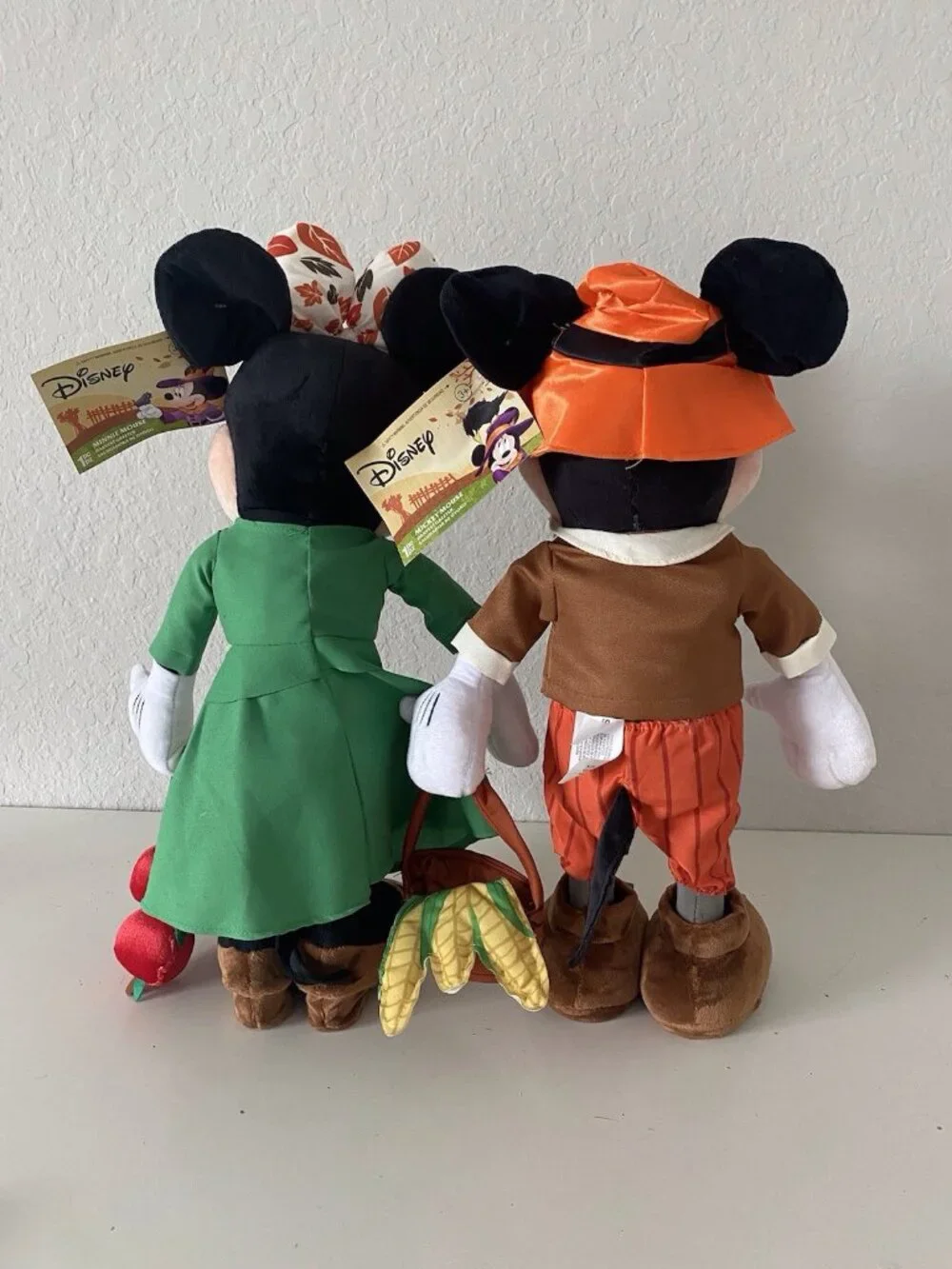 Disney Mickey Minnie Pilgrim Door Porch Greeter Fall Harvest Thanksgiving Autumn
